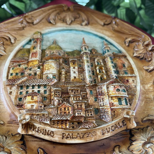 Vintage embossed wall plate Italian city 3D souvenir like new