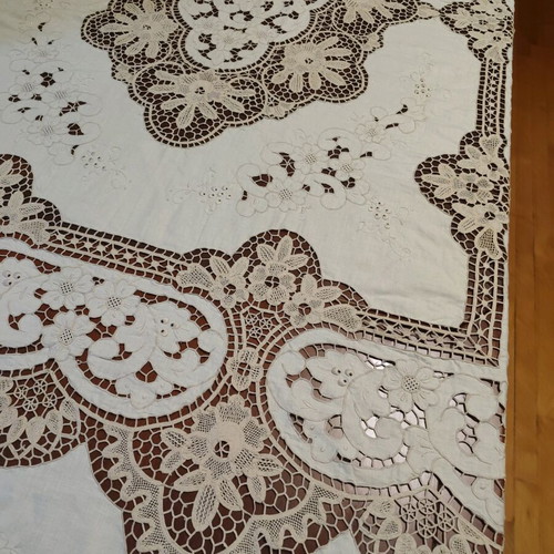 Handmade tablecloth 220x230 like new, beige
