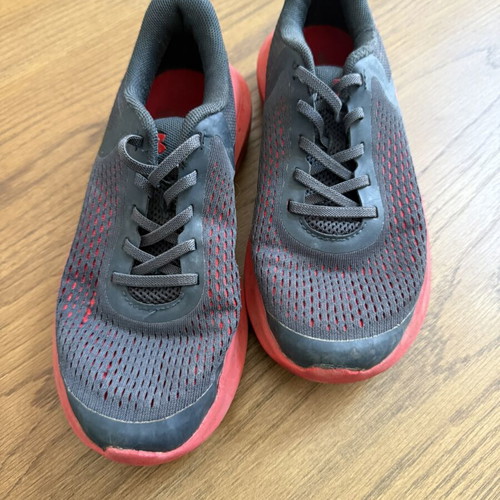 Nike children's sneakers sizes 29.5 to 32