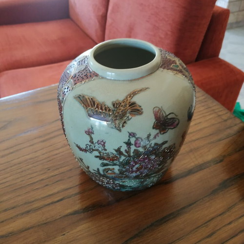 Porcelain vase Chinese like new