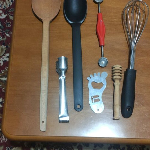 Kitchen tools used without black spoon