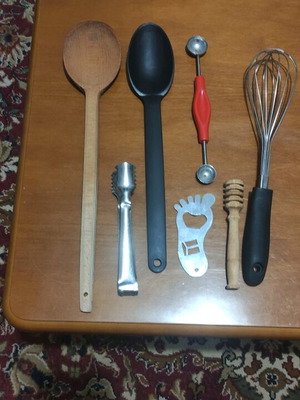 Kitchen tools used without black spoon