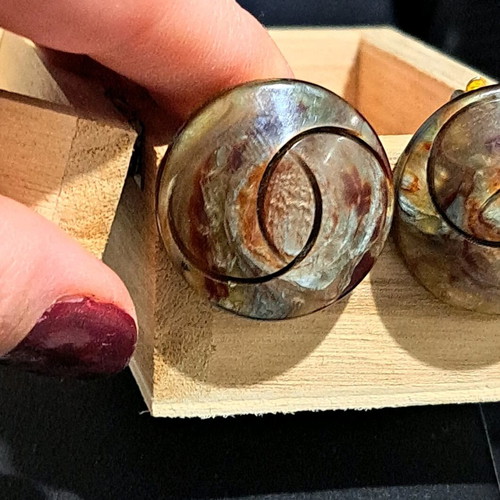 Vintage earrings in brown shades with clip, like new