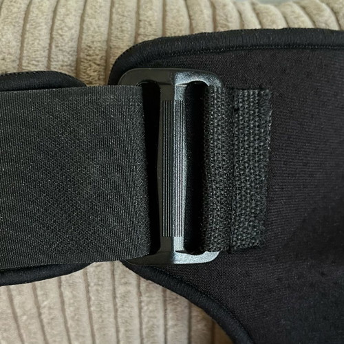 Orthopedic shoulder and arm brace like new, adjustable support