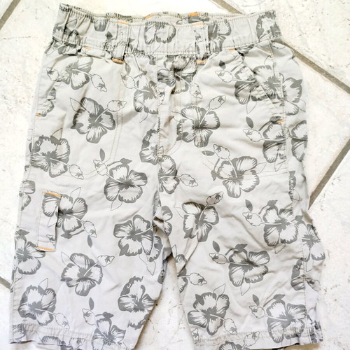Bermuda shorts for boys like new, age 6