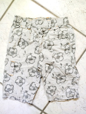 Bermuda shorts for boys like new, age 6
