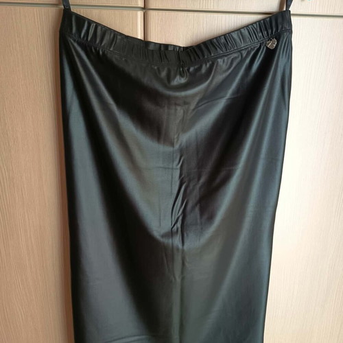 Mat women's black faux leather skirt new, size L/XL