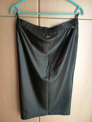 Mat women's black faux leather skirt new, size L/XL