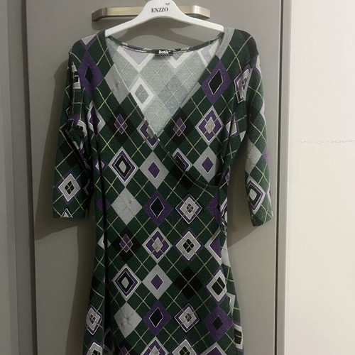 Batik dress one size with geometric pattern in green and purple, new