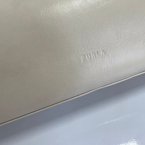 Furla Diamante shoulder bag like new, beige