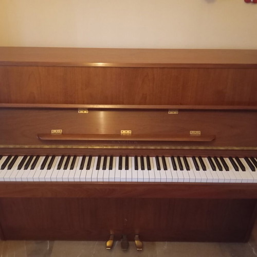 Piano like new, tuned recently, barely used
