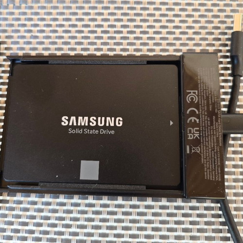 Samsung 850 EVO 500GB external SSD like new with Ugreen USB 3.0 case
