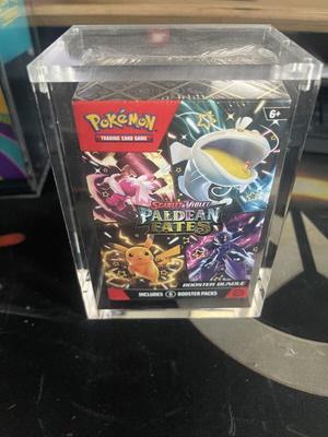 Paldean Fates Booster bundle με ακρυλικό σαν καινούργιο