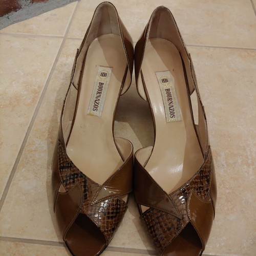 Vintage Bournazos leather pumps like new, size 37