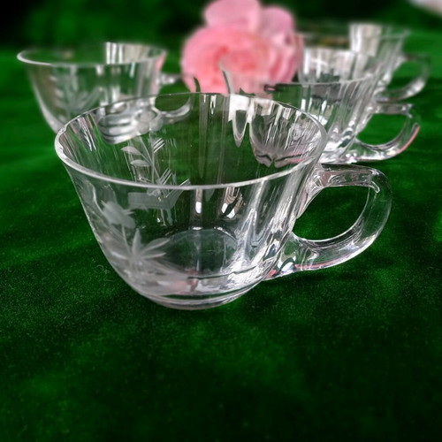 Set of 4 vintage glass punch or coffee cups used