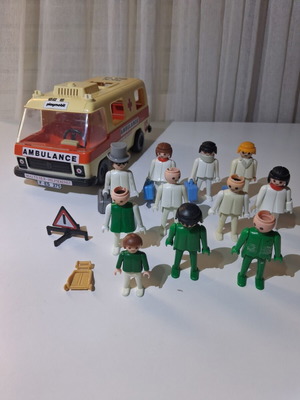 Playmobil ambulance vintage used in good condition