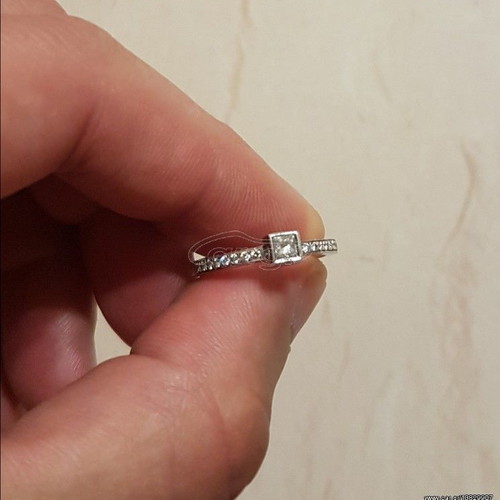 Ring new with certification, carats, special order square stone