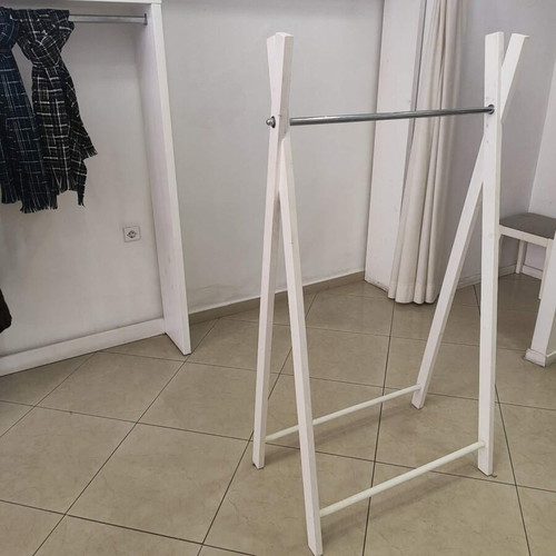 Clothes hanging tripod rack, 3 small and 2 large