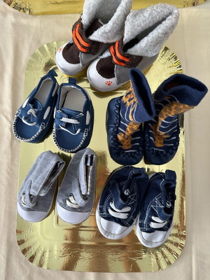 Newborn shoes like new, set of 5 pieces