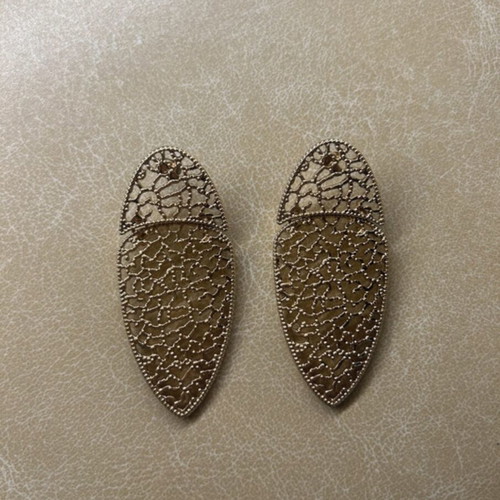 Gold earrings like new