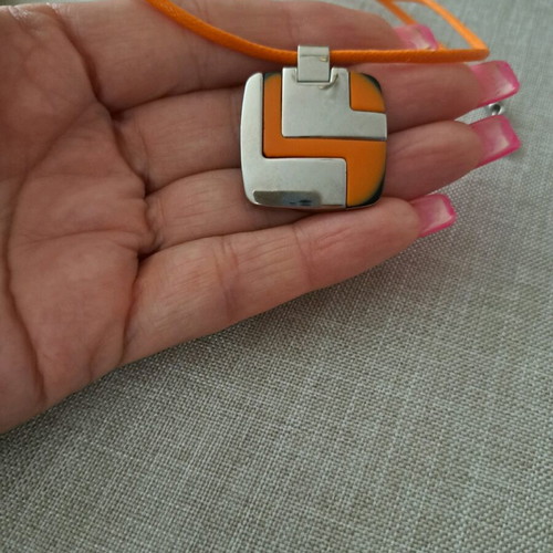Necklace new, very special, orange