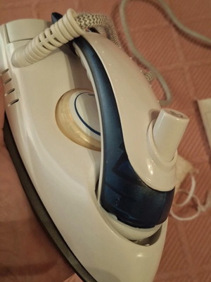 Firstline travel steam iron