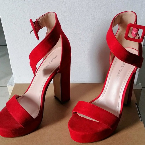 Ideal Shoes red platform sandals size 36