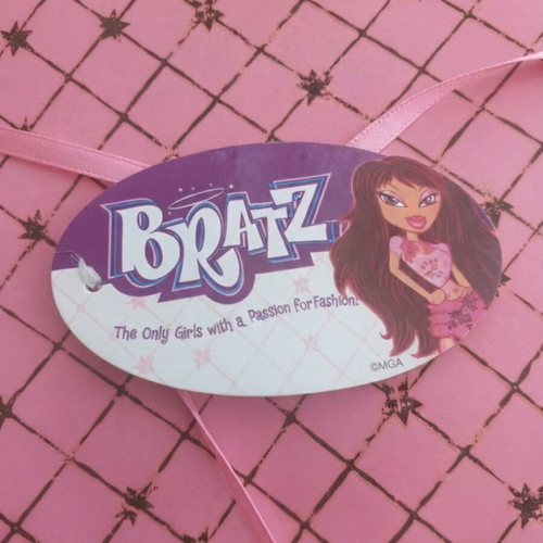 Bratz vintage collectible pencil case 2000s with Lyra stationery
