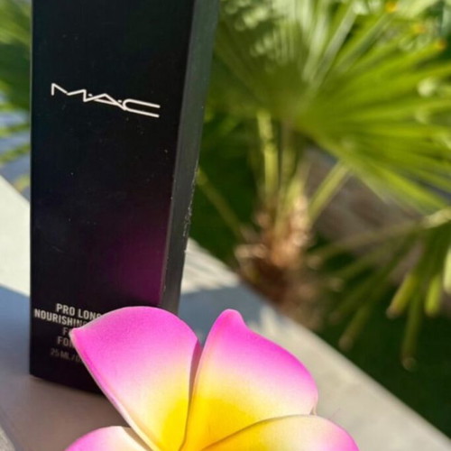 Mac Pro Longwear Nourishing Waterproof Foundation NW25 new