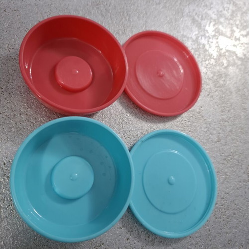 Small round plastic containers set of 2 used, 7cm