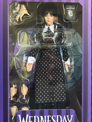 Φιγούρα δράσης Wednesday Addams 8” Neca καινούργια