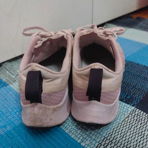 Nike Run dusty pink athletic shoes used, size 40.5