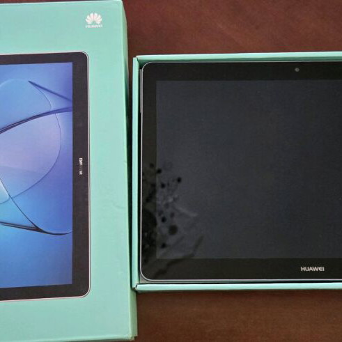 Huawei MediaPad T3 10 like new with minor insignificant scratch