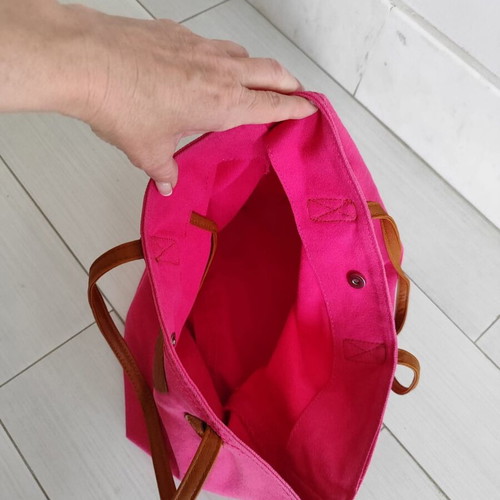 Esmara vintage shoulder bag like new, fuchsia with brown handle
