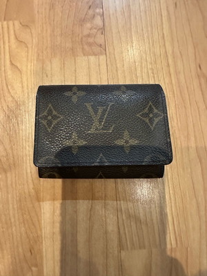 Louis Vuitton card holder like new, brown
