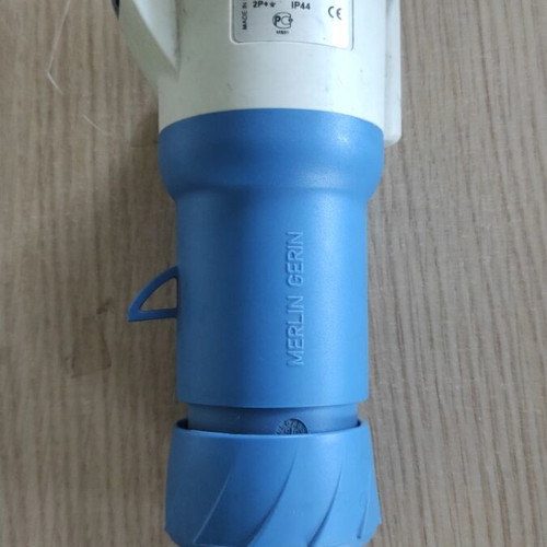 Merlin Gerin Pratika PKF32M423 32A 2P + E 200-250V AC Ip44 new