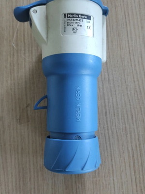 Merlin Gerin Pratika PKF32M423 32A 2P + E 200-250V AC Ip44 new