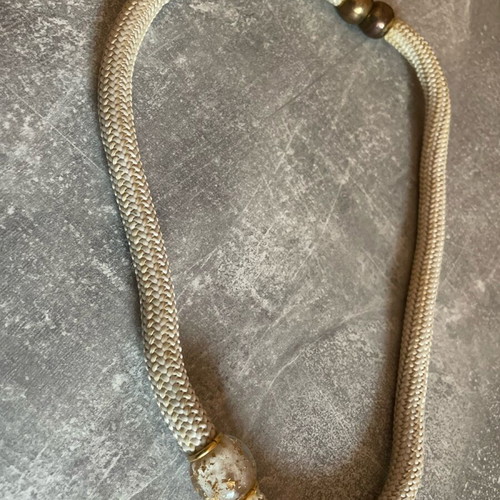 Rope necklace with magnet like new, white