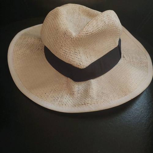 Straw hat like new, black and beige, sizes M and L