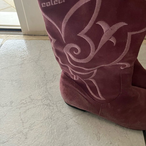 Purple suede boots with embroidery size 36