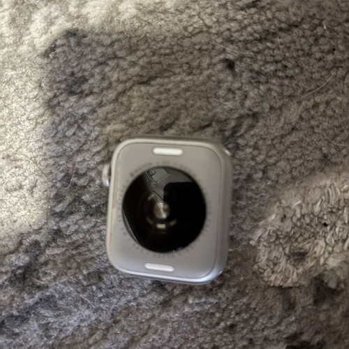 Apple Watch SE 2nd Gen 40mm used with screen damage