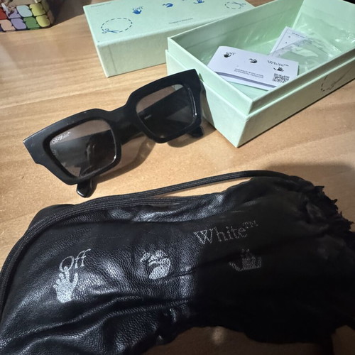 Off White sunglasses, black, authentic with box and tags