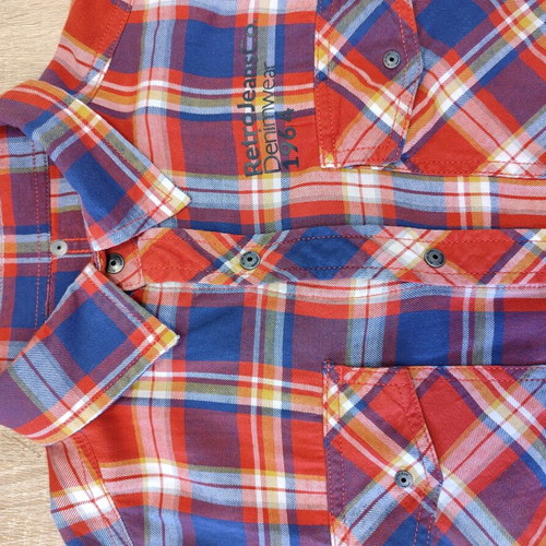Retro Jeans plaid shirt size M like new, blue and red