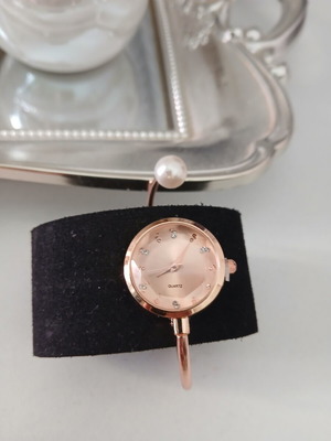 Rose Gold Women's Bracelet Watch with Pearl, Quartz