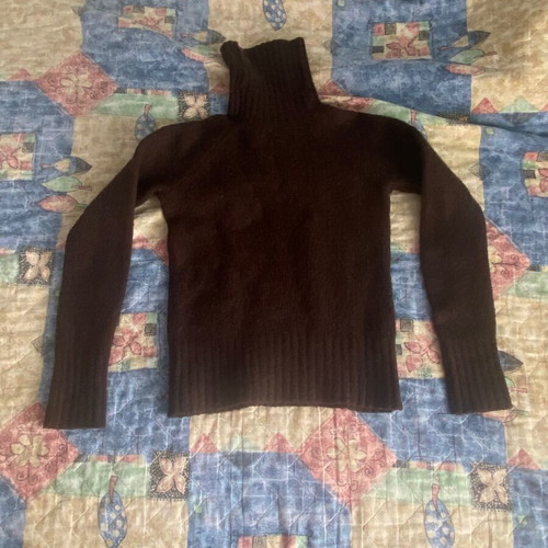 Brown wool turtleneck sweater like new, slim vintage 2000s with diamonds