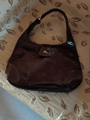 Burberry handbag used, honey patent leather