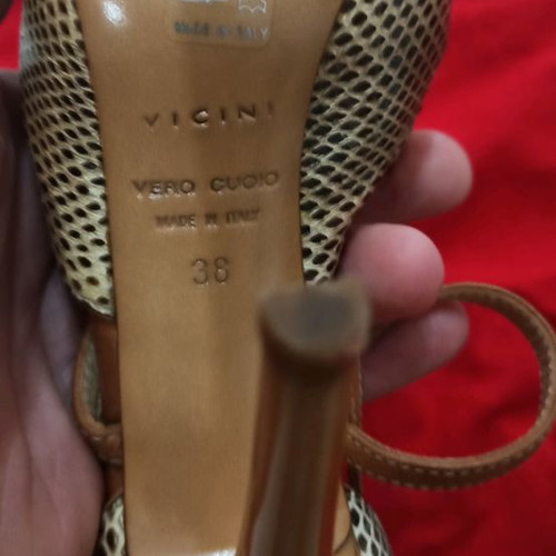 Vicini leather heels beige new, size 38