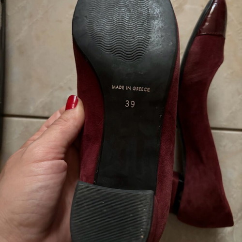 Shoes used with low square heel, size 39