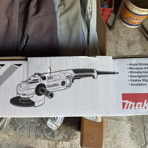 Makita angle grinder 230V 2200W new