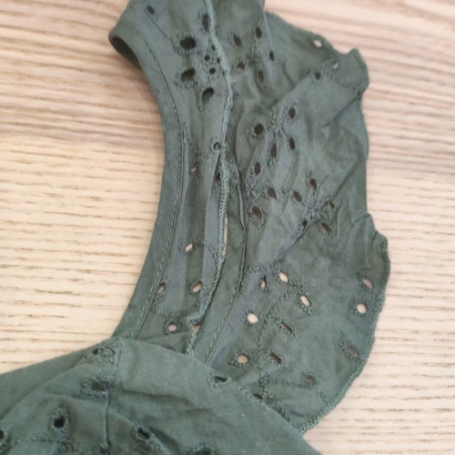 Bershka bralette style crop top like new, green with broderie embroidery
